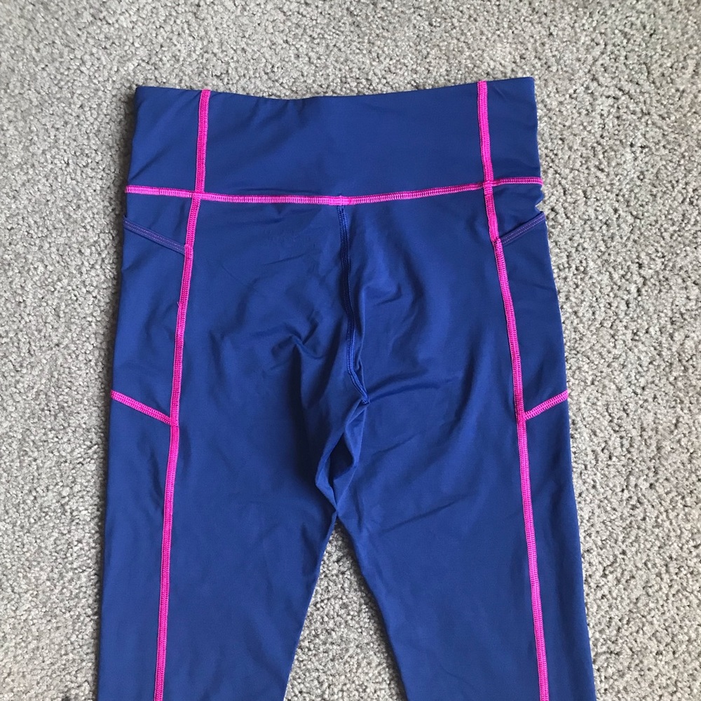 Vineyard Vines Solid Performance Crop Leggings - image 7
